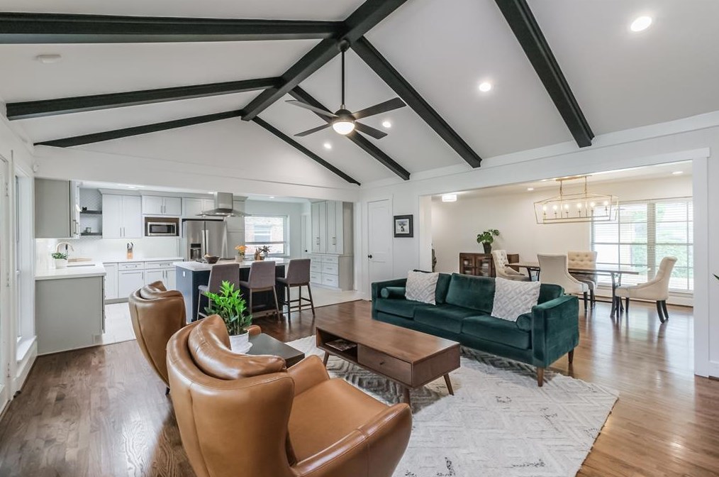 7811 Skyline Dr, Houston TX  77063-6121 exterior