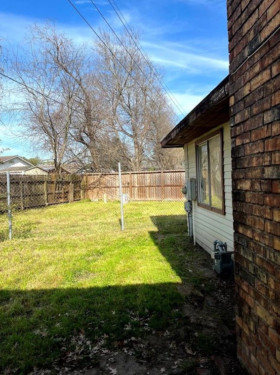 8511 Streamside Dr, Houston TX  77088-4411 exterior