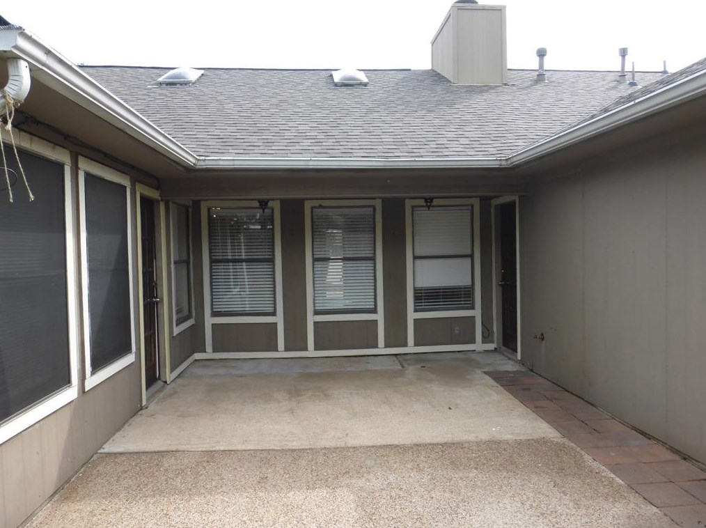 2615 The Highlands Dr, Sugar Land TX  77478-4139 exterior