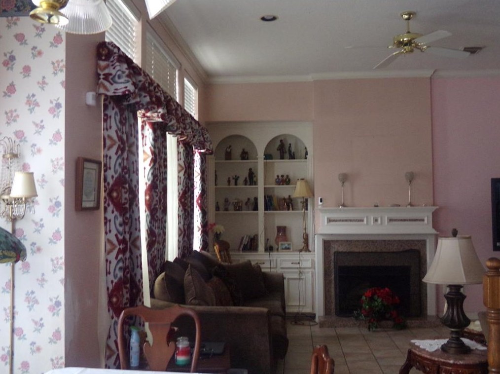 17535 Sandy Clf Dr, Houston TX  77090-2061 exterior
