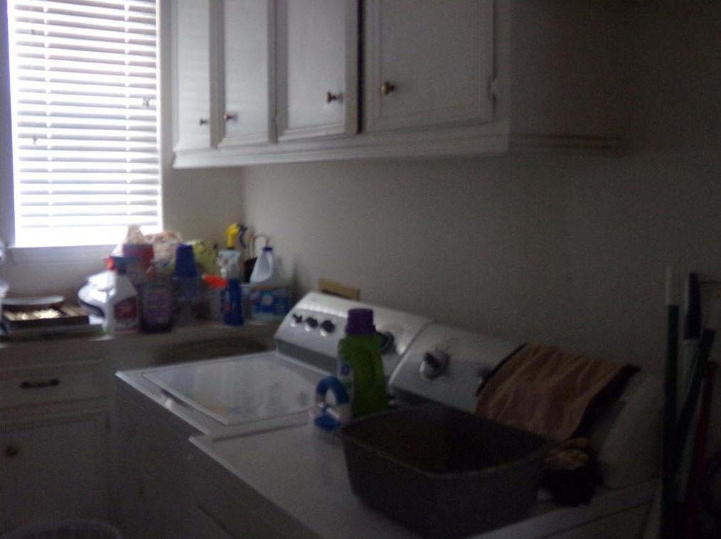 17535 Sandy Clf Dr, Houston TX  77090-2061 exterior