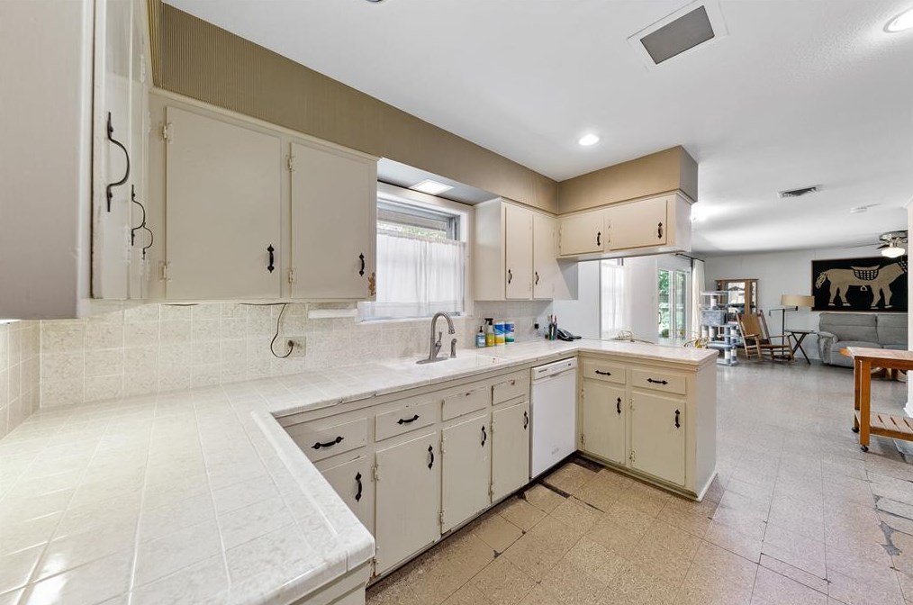 12810 Hansel Ln, Houston TX 77024-4718 exterior