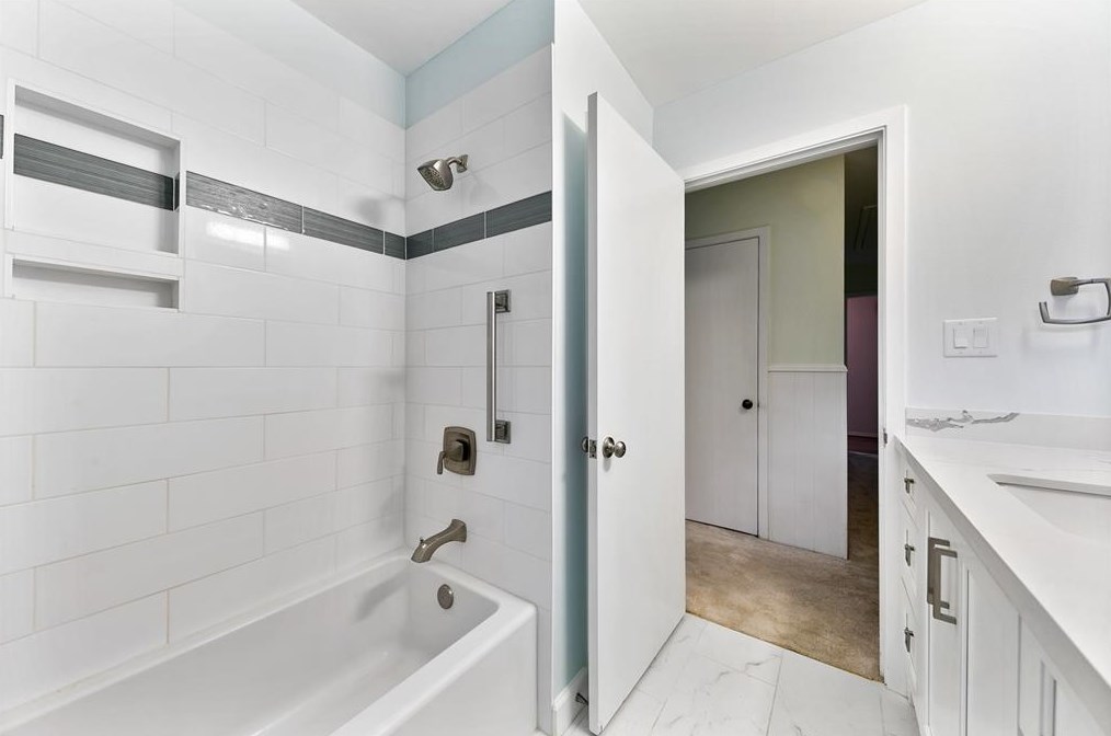 12810 Hansel Ln, Houston TX 77024-4718 exterior