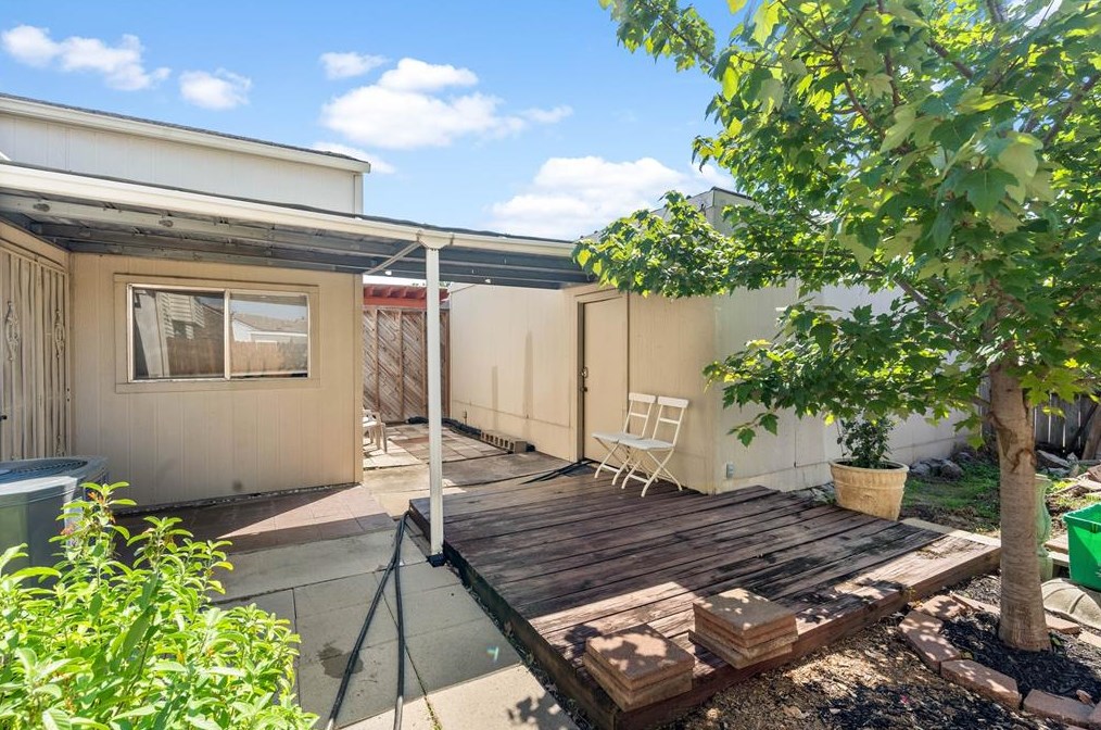 6415 Ludington Dr, Houston TX  77071-2616 exterior