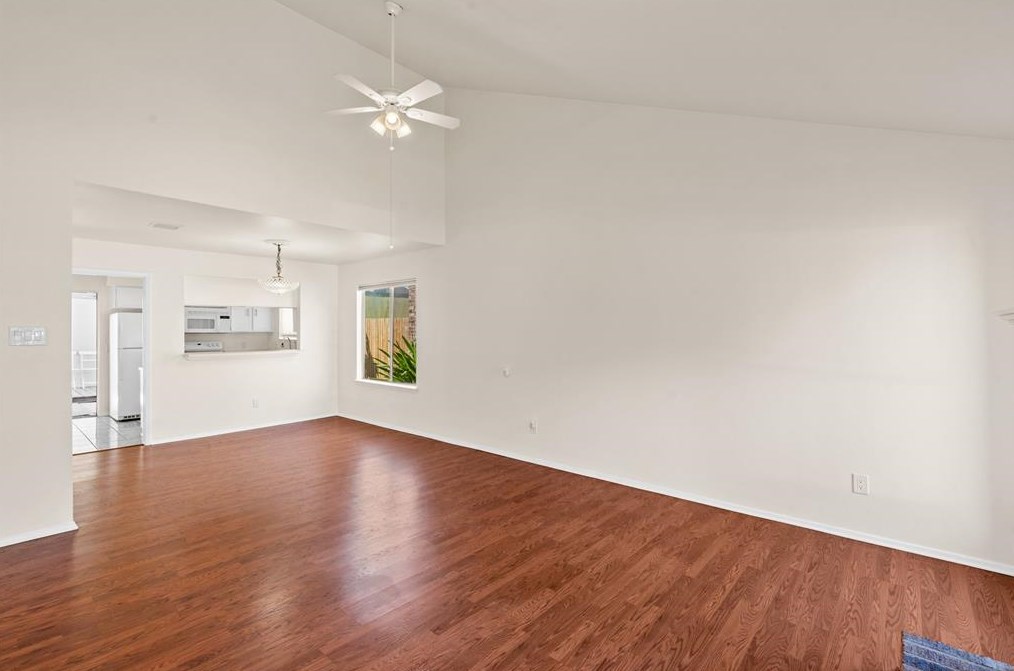 6415 Ludington Dr, Houston TX  77035-3918 exterior