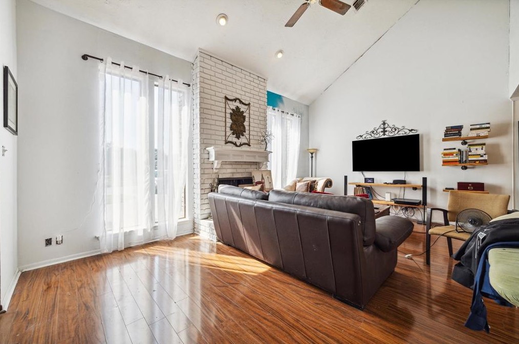 11406 Briar Frst Dr, Houston TX 77042-2323 exterior