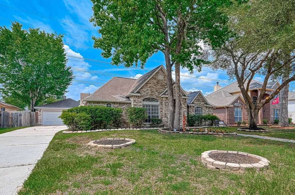 2807 Travick Ln, Houston TX  77073-2924 exterior