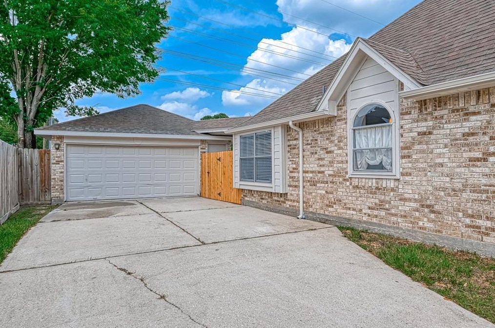 2807 Travick Ln, Houston TX  77073-2919 exterior