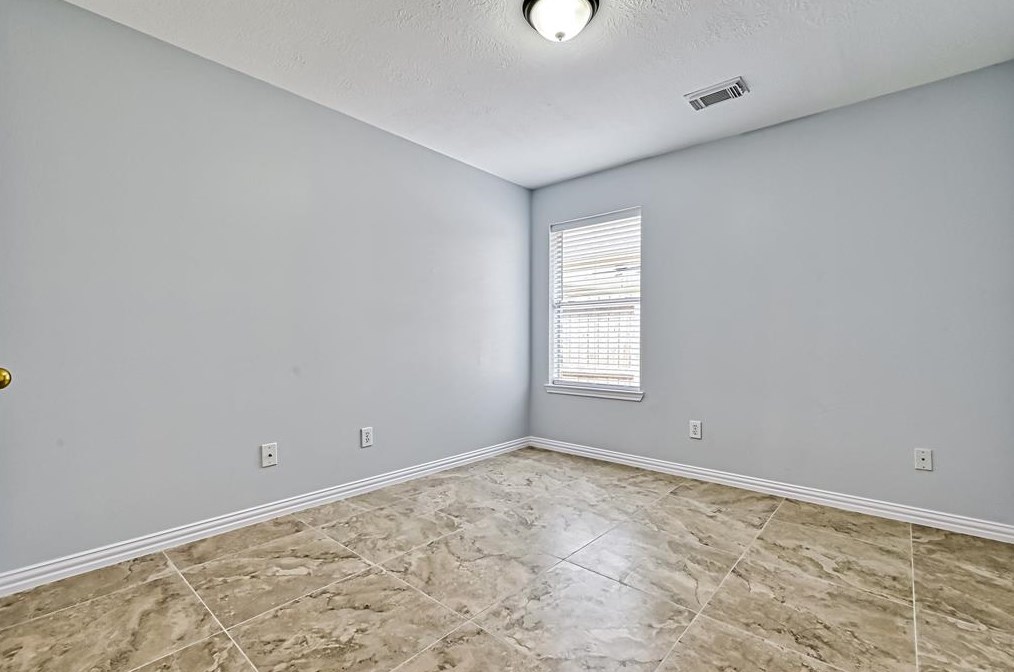 2807 Travick Ln, Houston TX  77073-2919 exterior