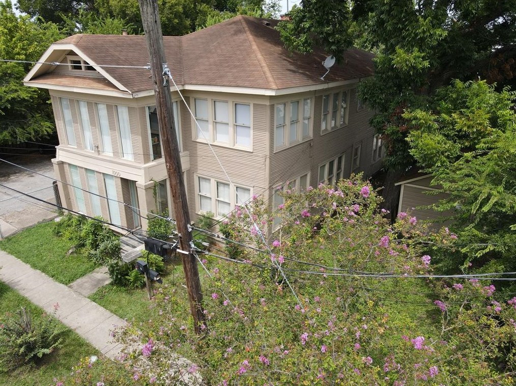 1000 Missouri St, Houston TX  77006-2710 exterior