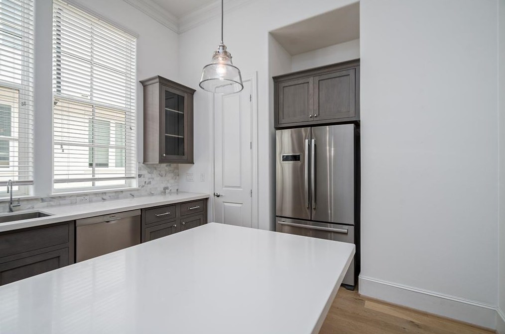 6036 Kansas St, Houston TX  77007-0010 exterior