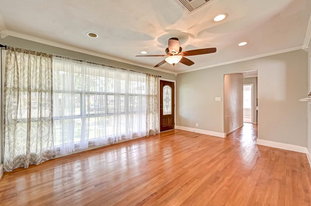 10350 Lafferty Oaks St, Houston TX  77013-5321 exterior