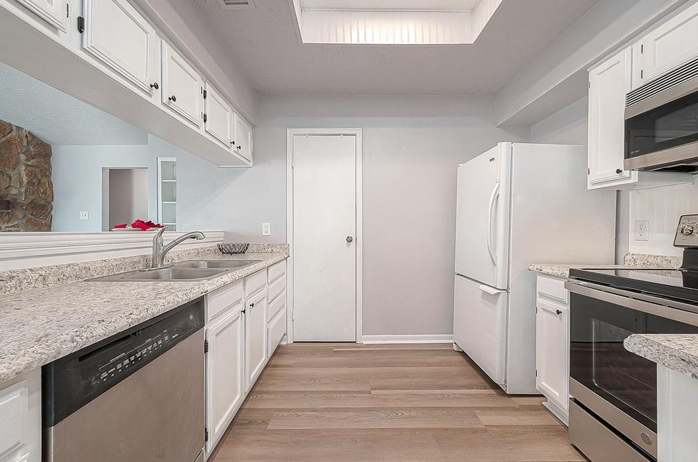 8326 Wind Willow Dr, Houston TX  77040-1447 exterior