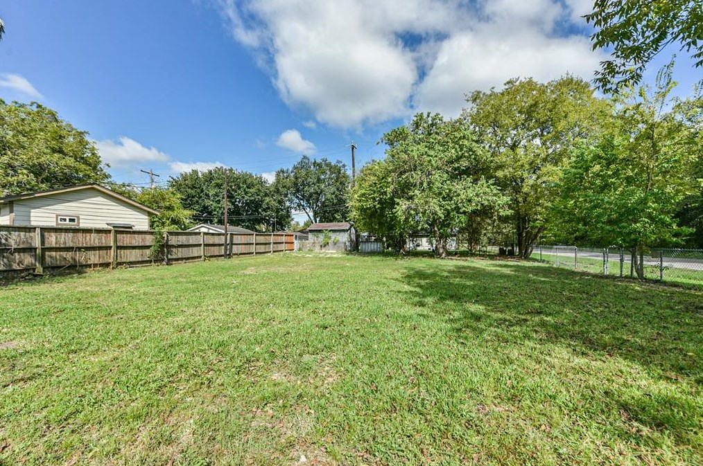 3519 Brea Crst St, Houston TX 77093-2002 exterior