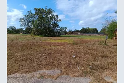 1321 E Mulberry Street, Angleton, TX 77515 - Photo 3