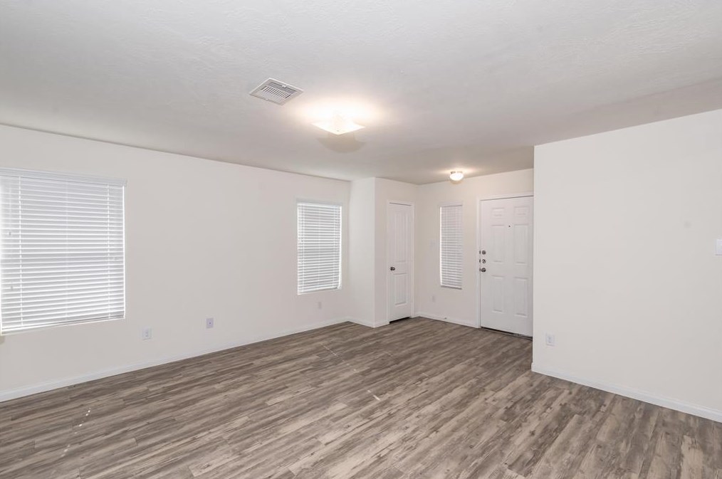 2822 Junction Dr, Houston TX  77045-6554 exterior