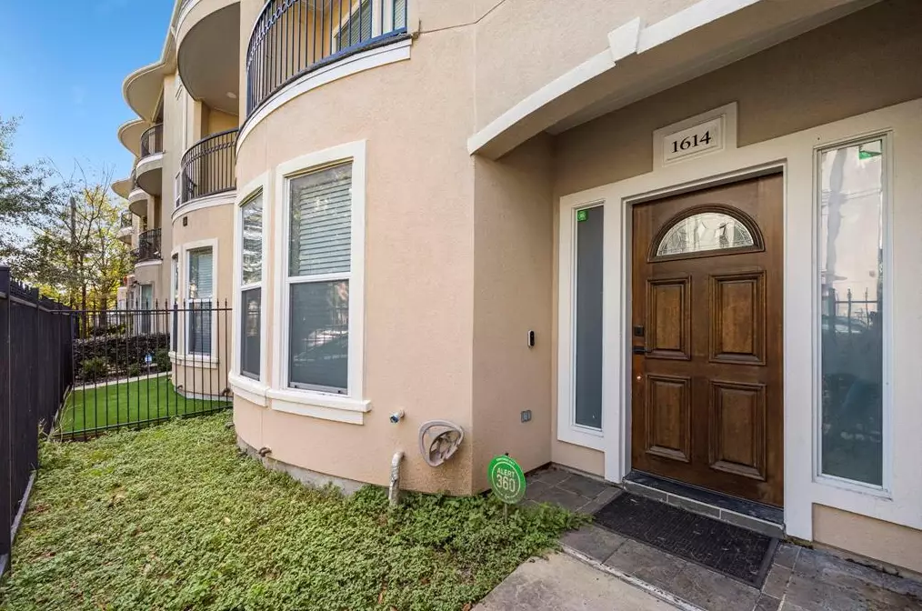 1614 Stuart St, Houston TX  77004-2945 exterior