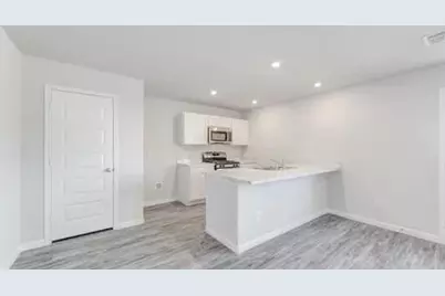 1010 Greenspointe Ave, La Grange, TX 78945 - Photo 3