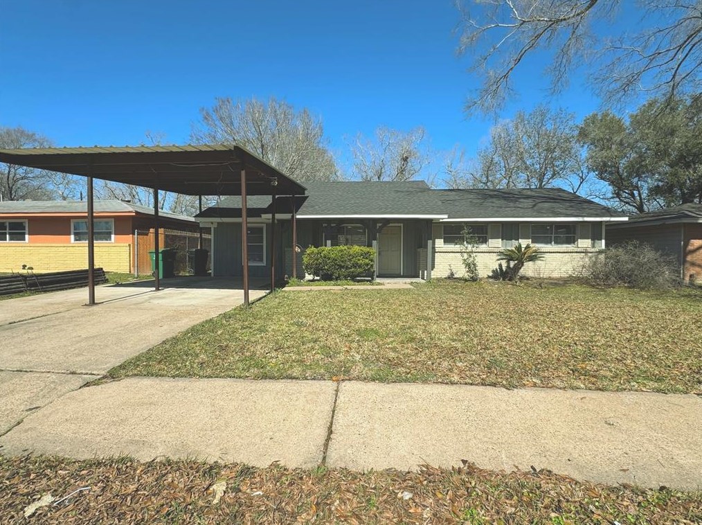 2814 Knotty Oaks Trl, Houston TX  77045-4717 exterior