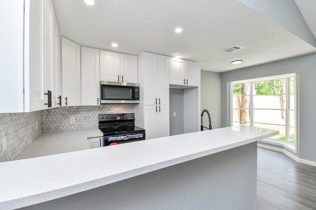 14911 Nuwood Ln, Houston TX  77053-1323 exterior