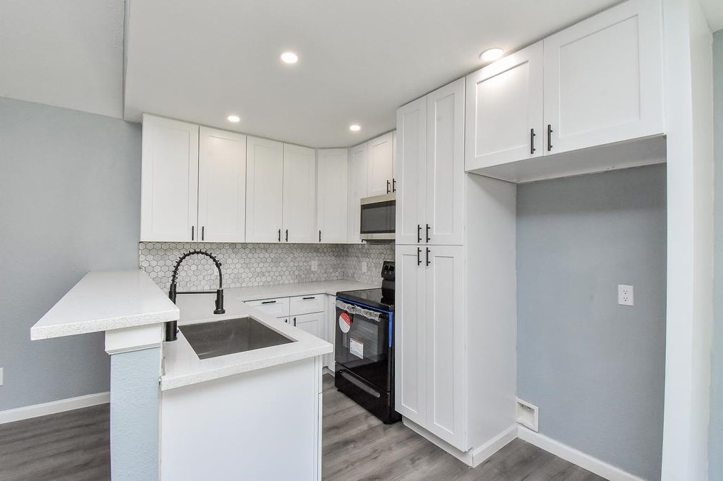 14911 Nuwood Ln, Houston TX  77053-1323 exterior