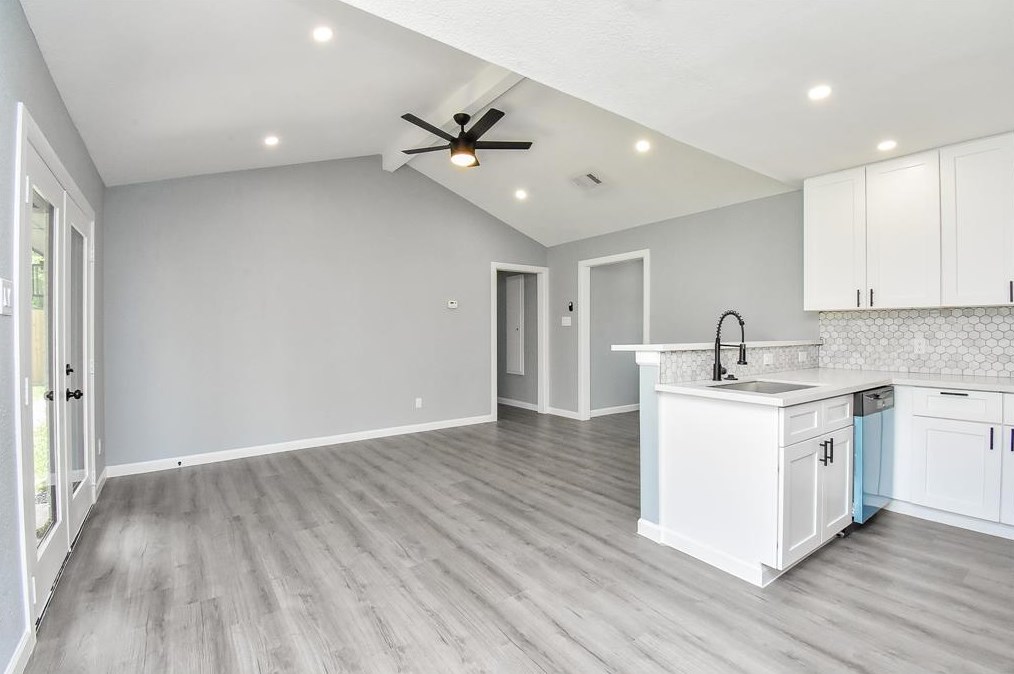 14911 Nuwood Ln, Houston TX  77053-1323 exterior