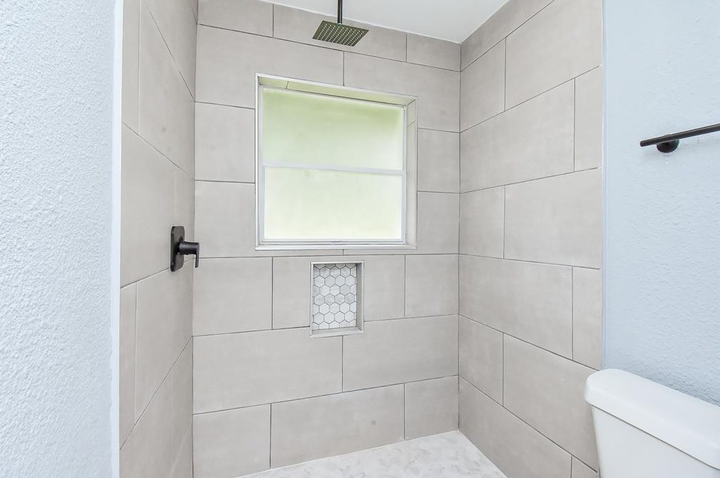 14911 Nuwood Ln, Houston TX  77053-1323 exterior