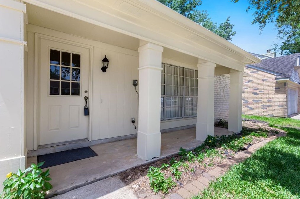 13406 Bridgepath Ln, Houston TX  77041-4802 exterior