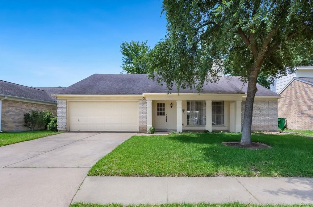 13406 Bridgepath Ln, Houston TX  77041-5892 exterior