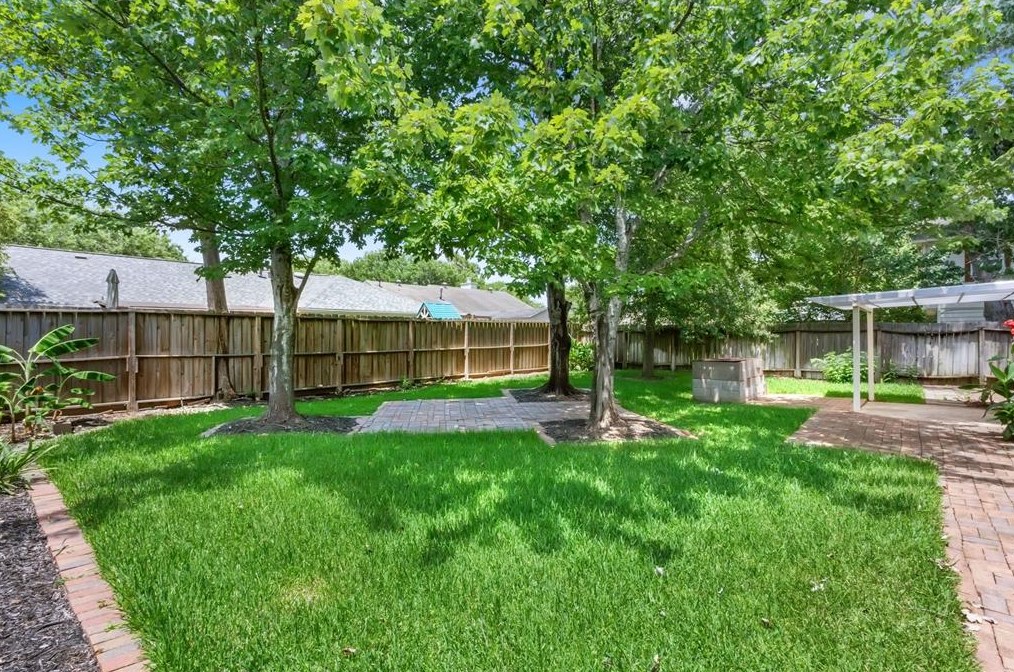 13406 Bridgepath Ln, Houston TX  77041-5892 exterior