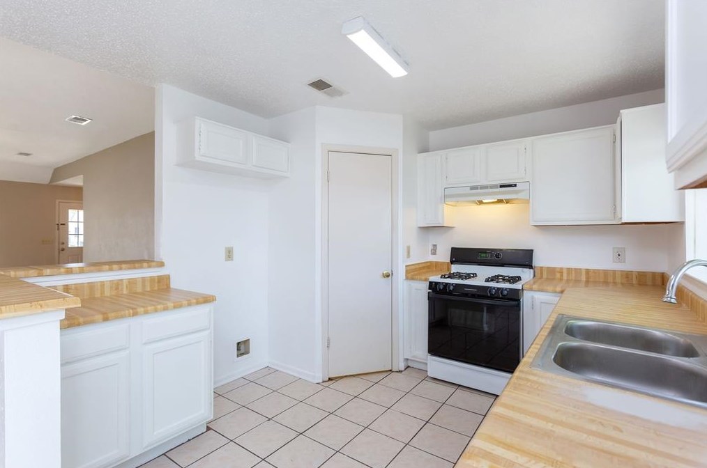 13406 Bridgepath Ln, Houston TX  77041-5892 exterior