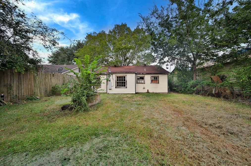 1007 Gazin, Houston TX  77020-5111 exterior