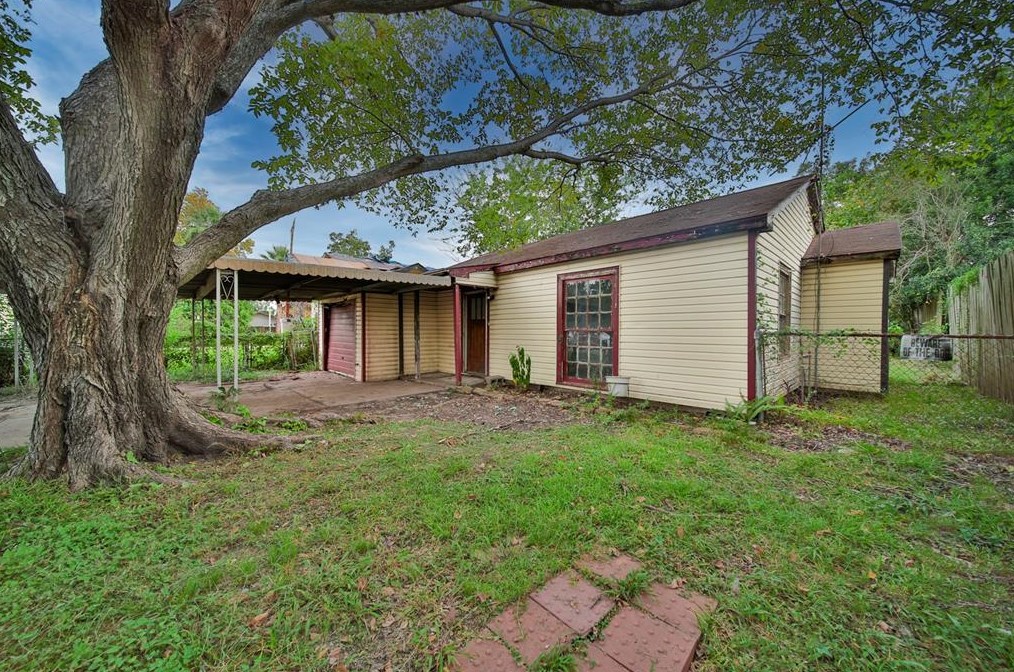 1007 Gazin, Houston TX  77020-5111 exterior