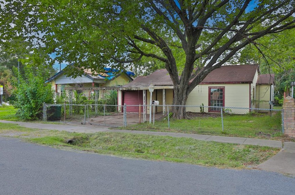 1007 Gazin St, Houston TX  77020-6828 exterior