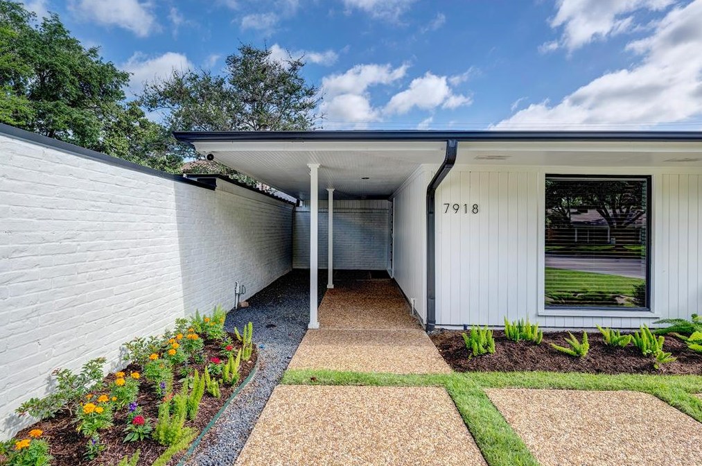 7918 Chevy Chase Dr, Houston TX  77063-1925 exterior