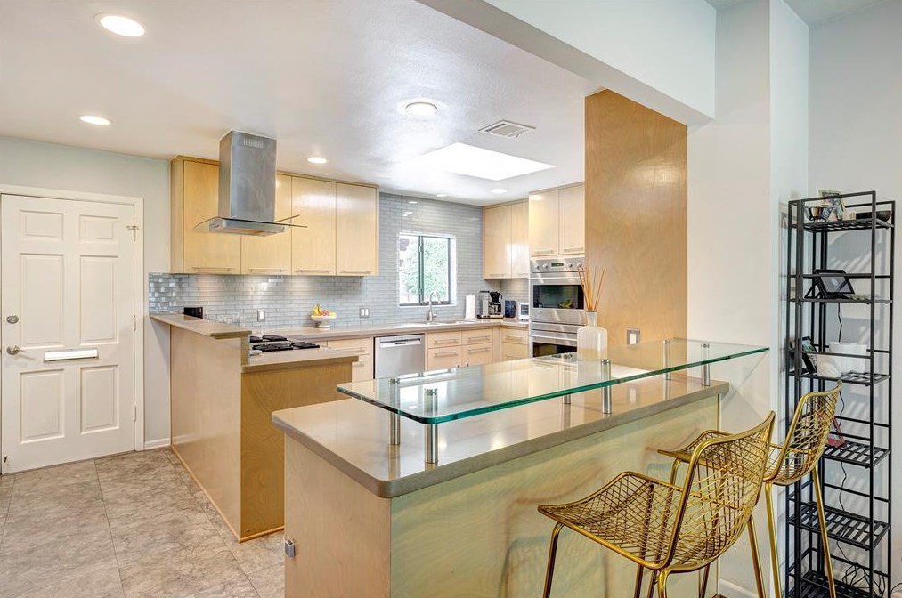 7918 Chevy Chase Dr, Houston TX  77063-1925 exterior
