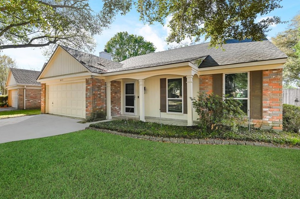 8423 Laurel Trails Dr, Houston TX  77095-3836 exterior