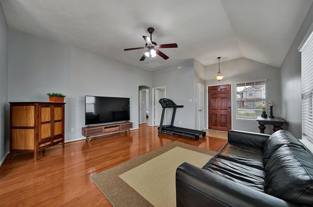 8827 Eastheimer St, Houston TX  77064-3121 exterior