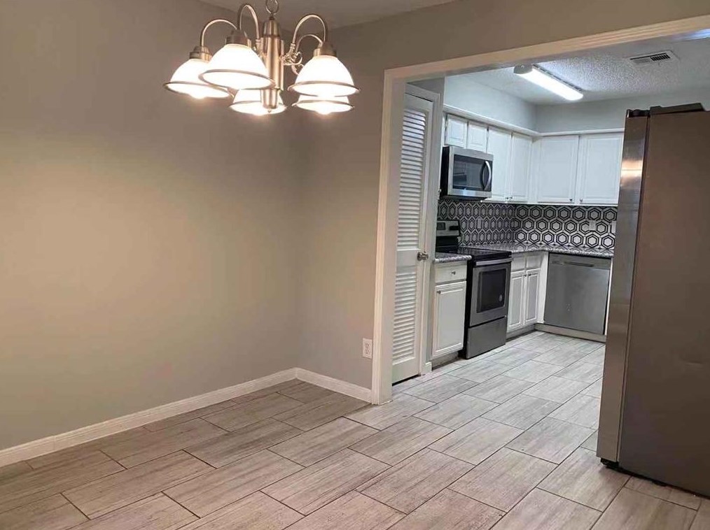 9242 Beechnut St, Houston TX  77096-1423 exterior
