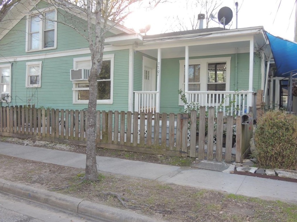 3701 Bradley St, Houston TX  77009-6101 exterior