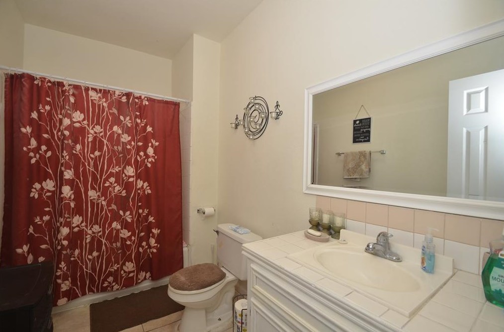 4208 Polk St, Houston TX  77023-1823 exterior