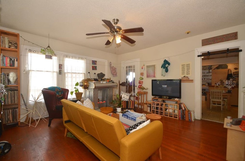 4208 Polk St, Houston TX  77023-1823 exterior