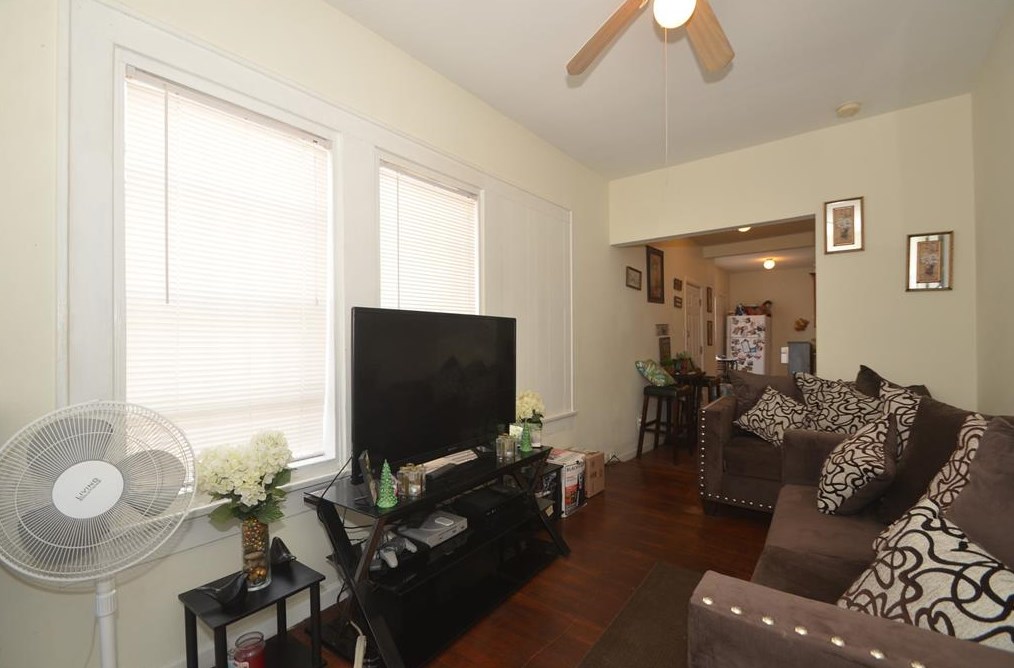 4208 Polk St, Houston TX  77023-1823 exterior