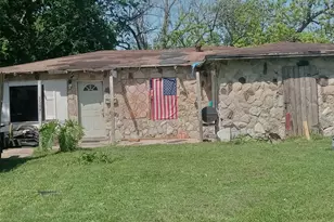 5327 Northridge Dr, Houston, TX 77033 - Photo 1