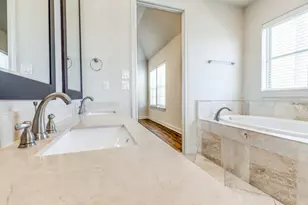 5229 Petty St, Houston, TX 77007 - Photo 13