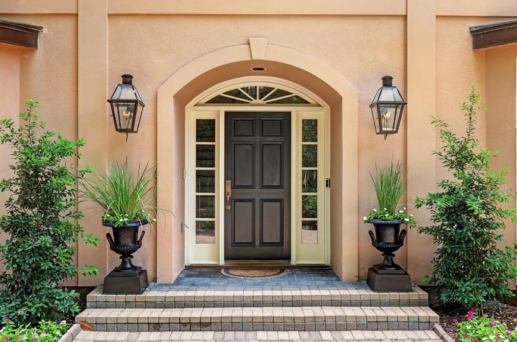 414 Little John Ln, Houston TX  77024-5717 exterior