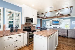 973 Kenlyn Dr, Crystal Beach, TX 77650 - Photo 15