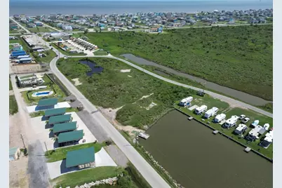 1061 N Stingaree Drive, Crystal Beach, TX 77650 - Photo 11