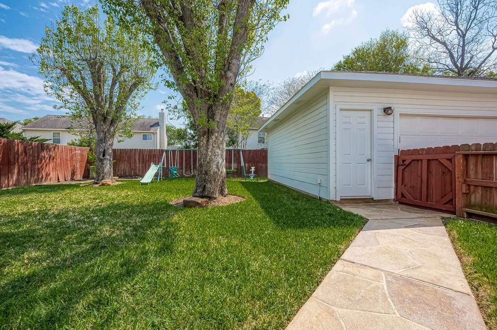 3322 Farmer Rd, Richmond TX  77406-6838 exterior