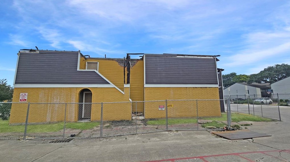 12623 Ashford Meadow Dr, Houston TX  77082-6230 exterior